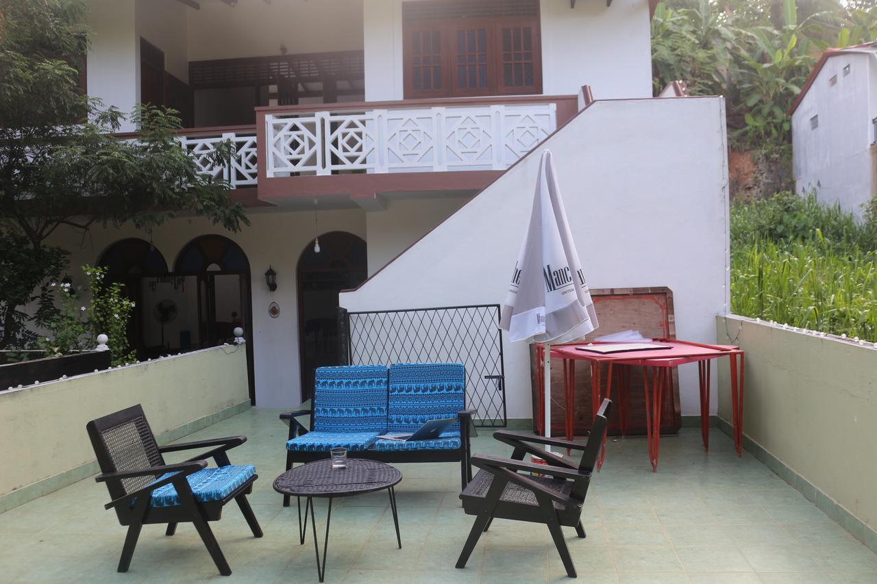 Jungle Guest House 高尔 外观 照片