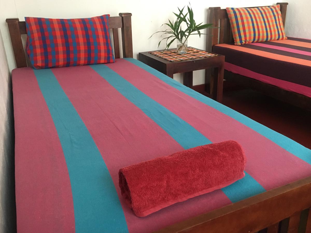 Jungle Guest House 高尔 外观 照片